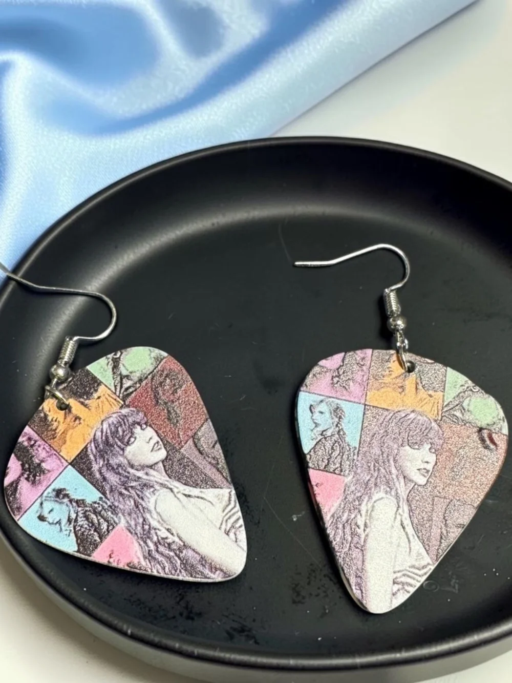 NWT Pop Star Inspired Guitar Pick Dangle Earrings
